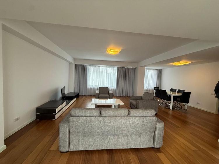 Apartament cu 3 camere decomandat, mobilat în Aviatorilor