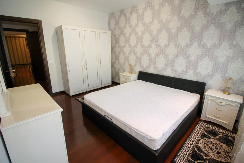 Apartament cu 4 camere semidecomandat, mobilat în Iancu Nicolae