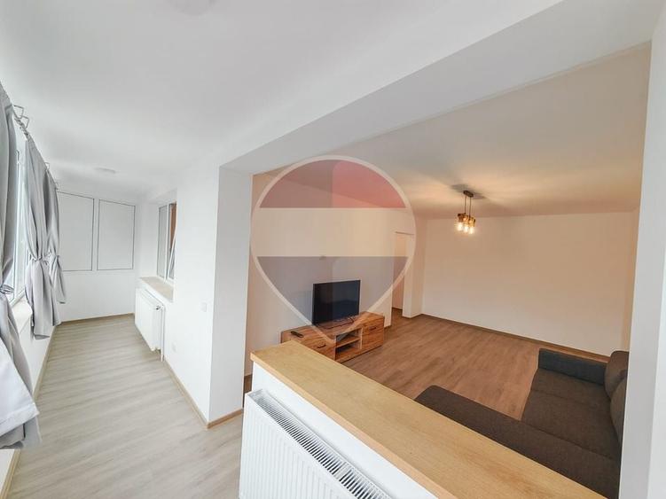 Apartament cu 2 camere semidecomandat, mobilat în Bd. Coșbuc