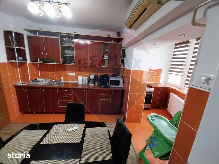 Apartament cu 3 camere decomandat în Calea Severinului