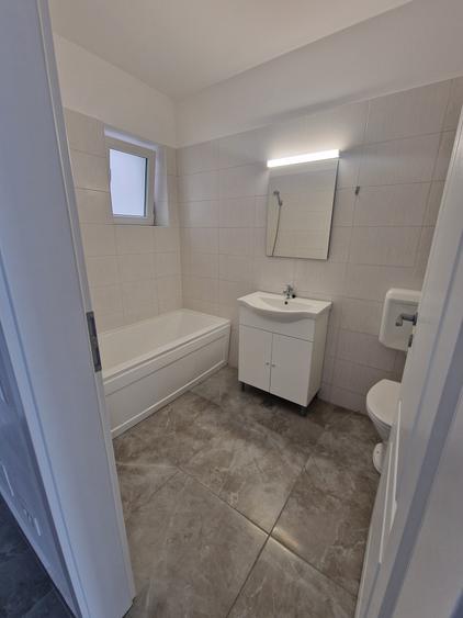 Apartament cu 3 camere decomandat în Brâncoveanu