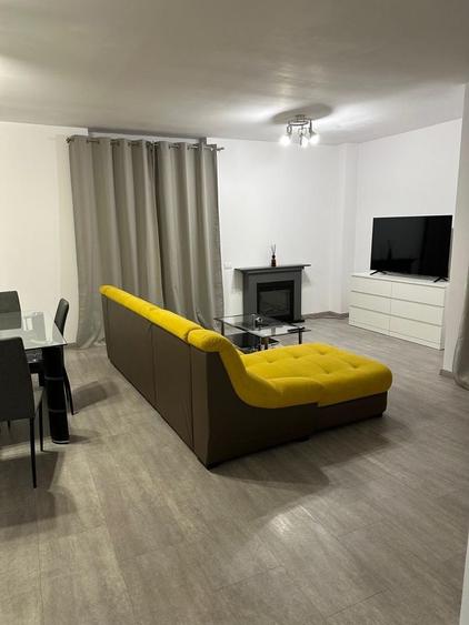 Apartament cu 3 camere decomandat în Dumbrăvița