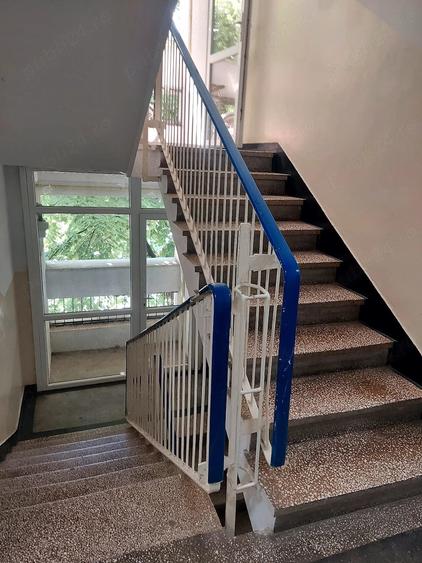 Apartament cu 4 camere semidecomandat în Titan