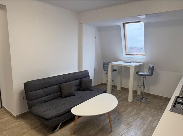 Apartament cu 2 camere semidecomandat în Central