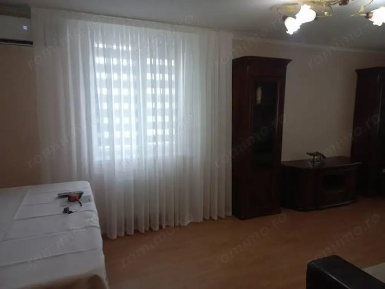 Apartament cu 2 camere semidecomandat în Titulescu