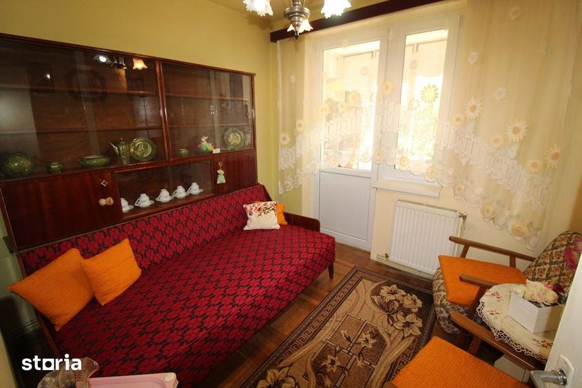 Vand apartament 4 camere in Hunedoara, zona OM-Str.Ma?i?orului, et. 2 - 7