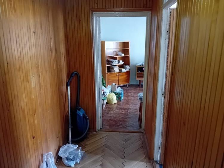 Apartament cu 2 camere decomandat în Precista