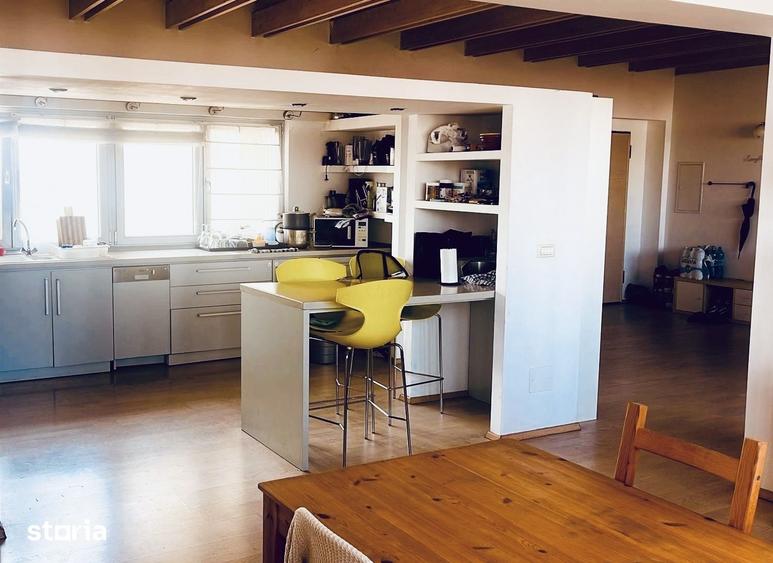 Apartament cu 4 camere în Complex Studențesc