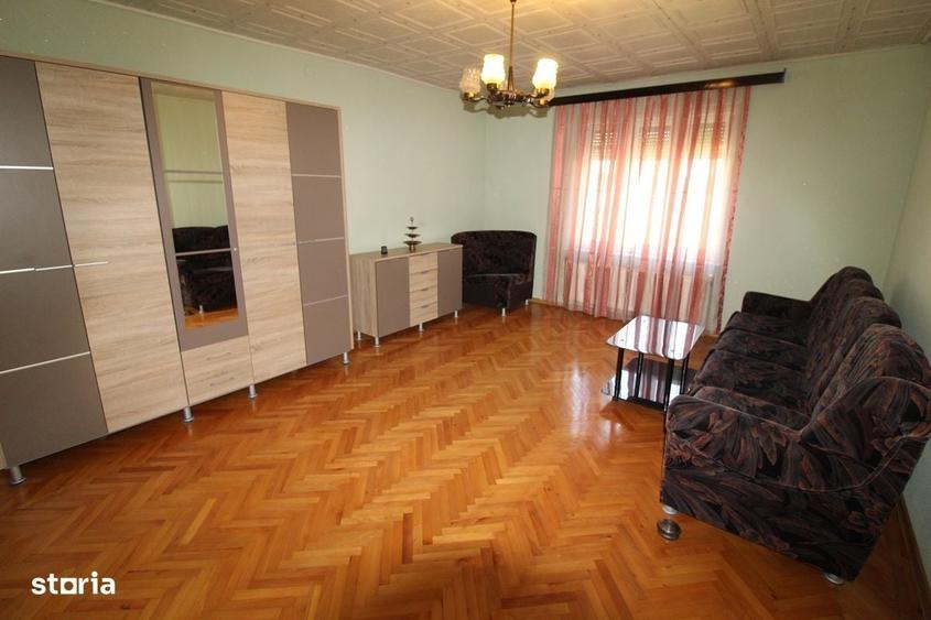 Casă cu 4 camere în Hunedoara