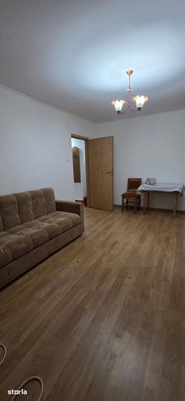 Apartament cu 2 camere semidecomandat în Mircea cel Bătrân