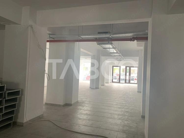 Spațiu comercial, de 600 mp, în Central