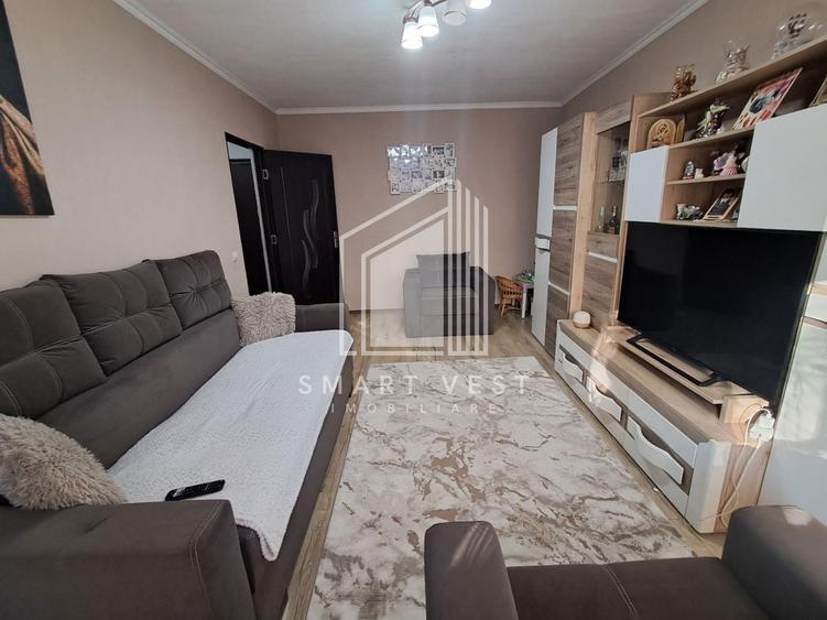 Apartament cu 3 camere decomandat, mobilat în Micro 16