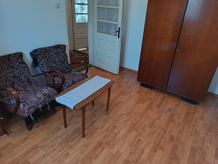 Casă cu 4 camere cu Teren 2000 Mp în Zănești
