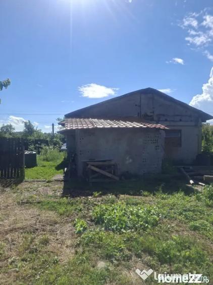 Casă cu 4 camere cu Canalizare în Coada Malului