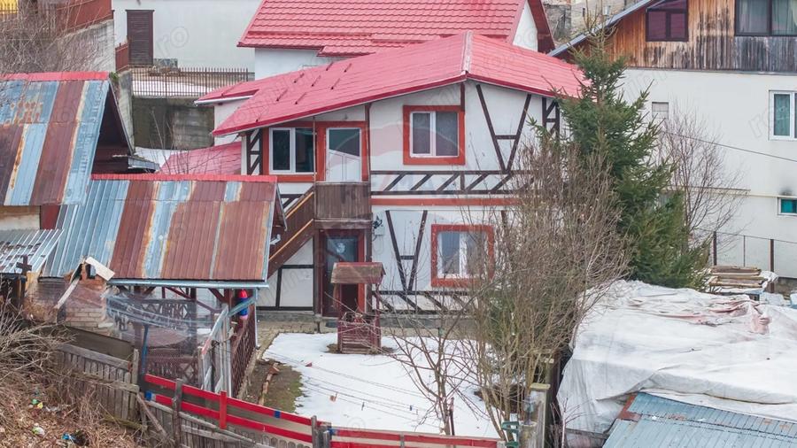 Casă cu 6 camere cu Teren 337 Mp în Central