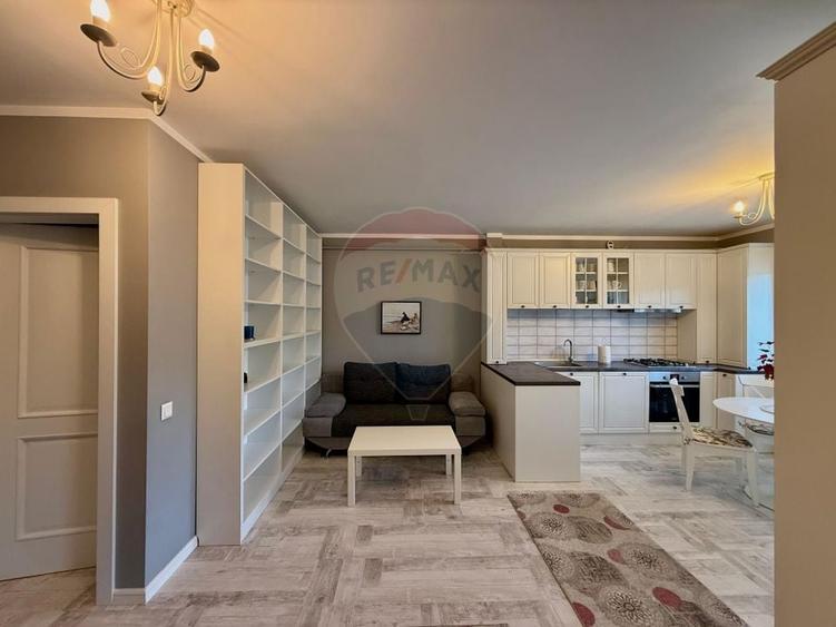 Apartament cu 2 camere semidecomandat, mobilat în Florești
