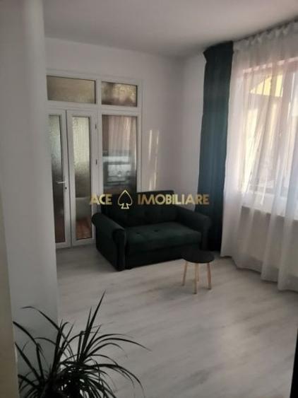 Garsonieră decomandată, mobilată în Gorjului