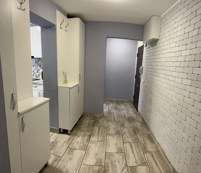 Apartament cu 3 camere în Decebal