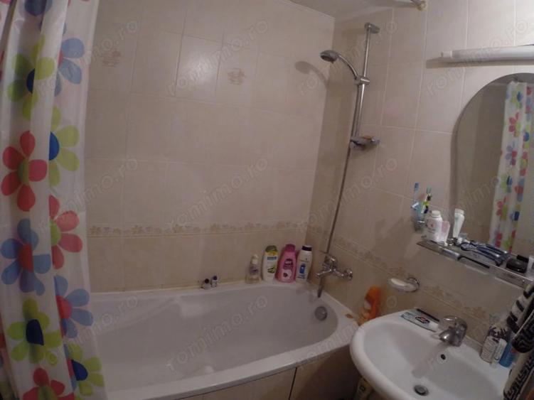 Apartament cu 2 camere decomandat în Baba Novac