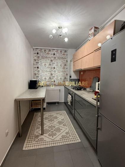 Apartament cu 3 camere semidecomandat, mobilat în Grozăvești