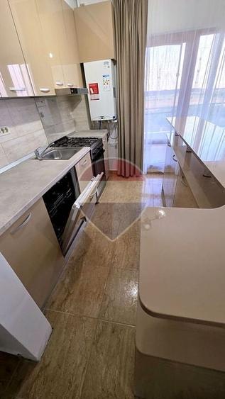 Apartament cu 3 camere semidecomandat în Central