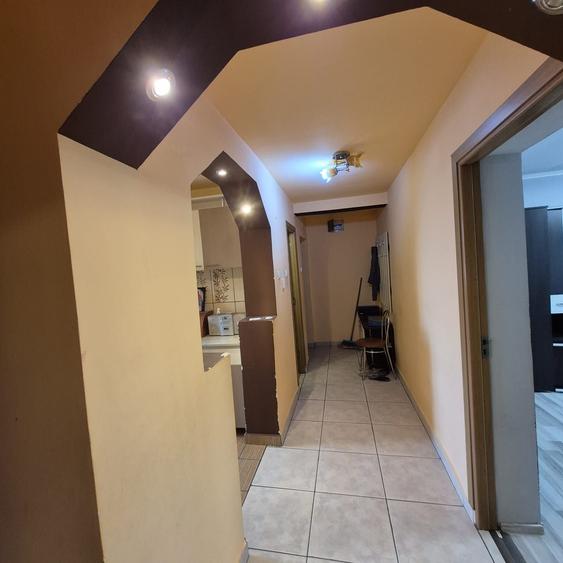 Apartament cu 3 camere decomandat în Șieu