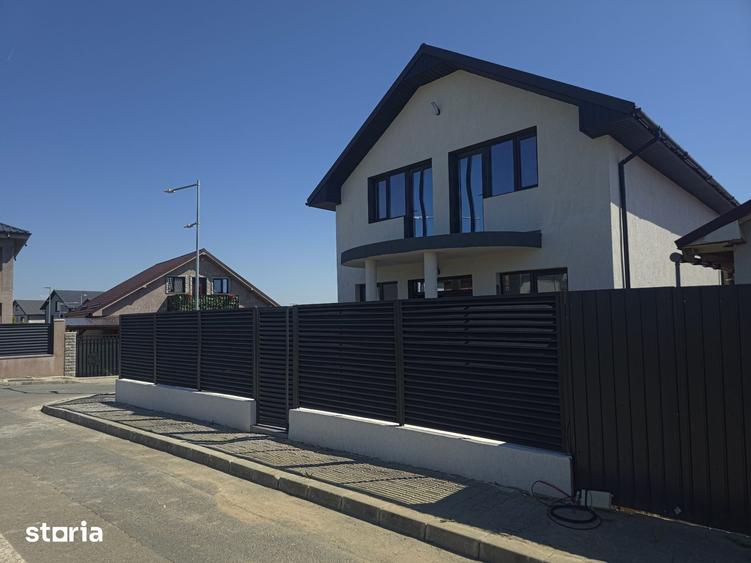 Casă cu 5 camere cu Teren 210 Mp în Valu lui Traian