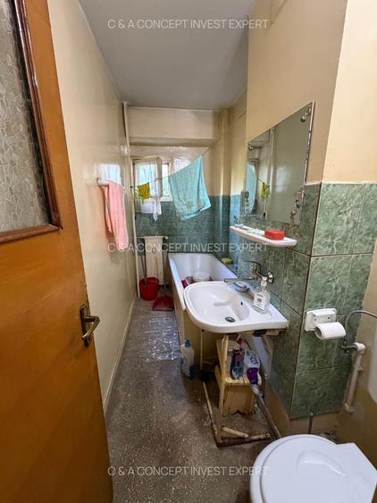 Apartament cu 3 camere decomandat în Văcăresti