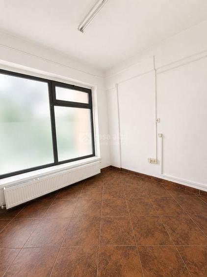 Spațiu comercial, de 128.38999938965 mp, în Nicolina