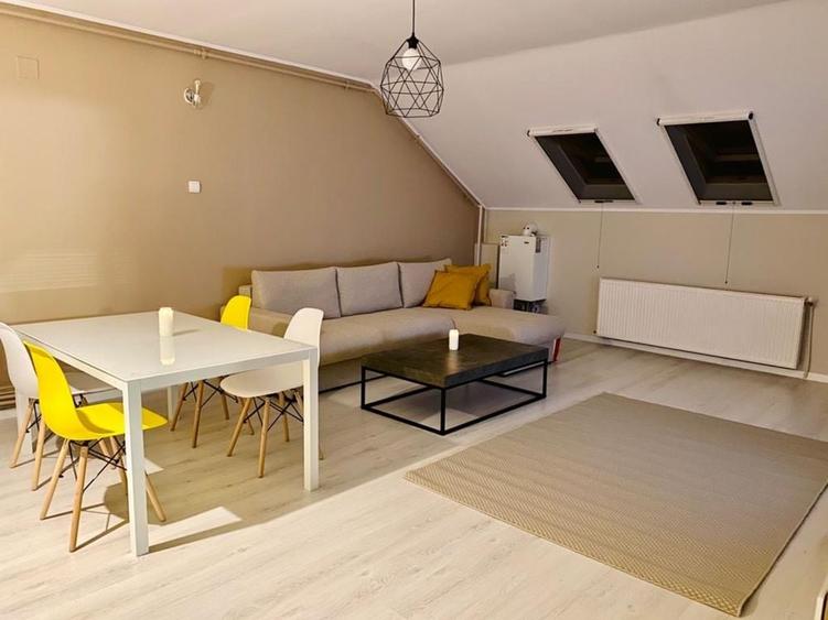 Apartament cu 2 camere decomandat în Central