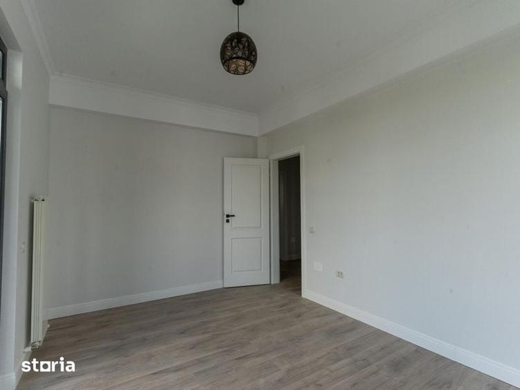 Casă cu 5 camere cu Teren 600 Mp în Moara Vlăsiei