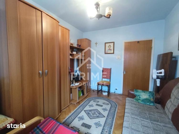 Apartament cu 4 camere decomandat în Central