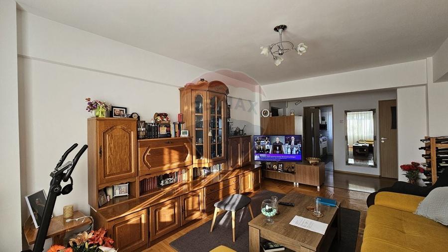 Apartament cu 3 camere decomandat de vânzare Burdujeni, Suceava - 5
