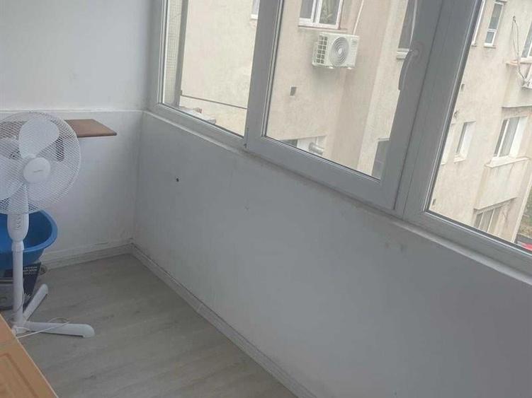 Apartament cu 3 camere decomandat, mobilat în Valea Rosie