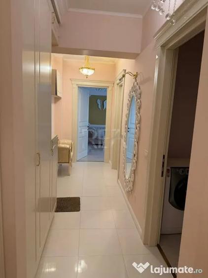 Apartament cu 3 camere decomandat în Lujerului