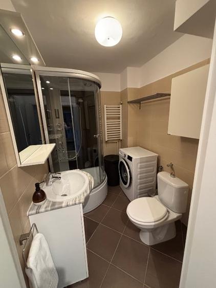 Apartament cu 2 camere semidecomandat, mobilat în Gara de Nord
