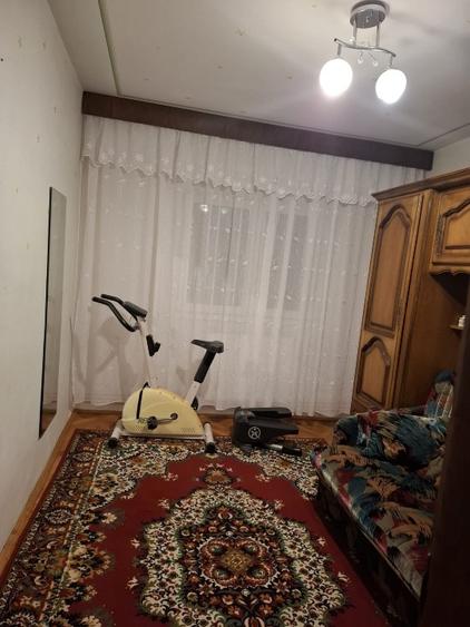 Apartament cu 3 camere decomandat în Aradului