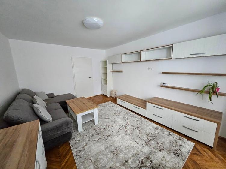 Apartament cu 2 camere decomandat în Centrul Istoric