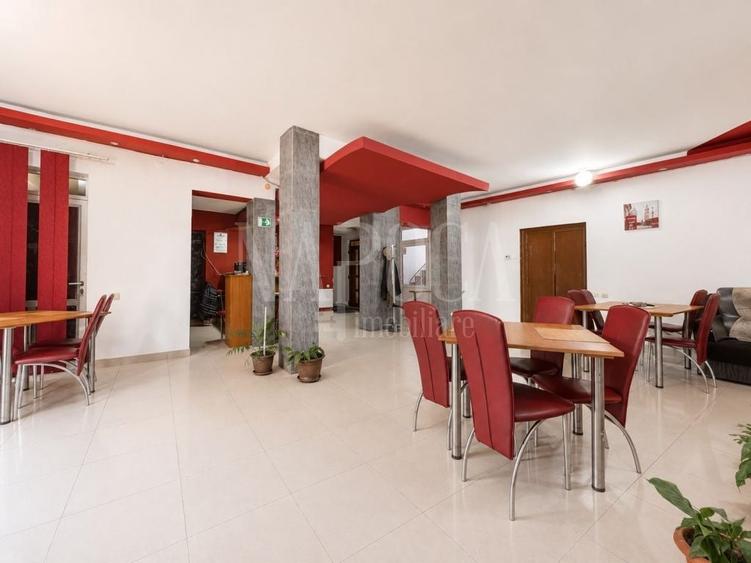 Casă individuală cu 12 camere cu Canalizare în Gruia
