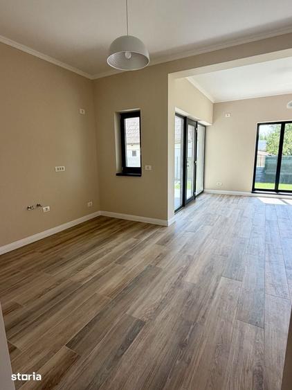Casă cu 4 camere cu Teren 218 Mp în Sânandrei