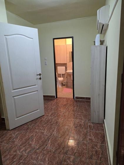 Apartament cu 2 camere decomandat, mobilat în Dâmbovița