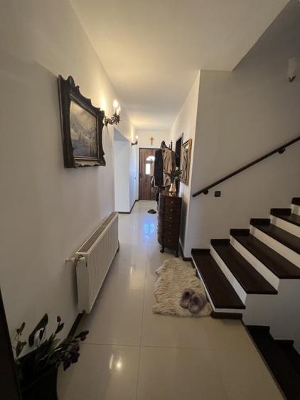 Casă individuală cu 5 camere cu Teren 1000 Mp în Exterior Vest