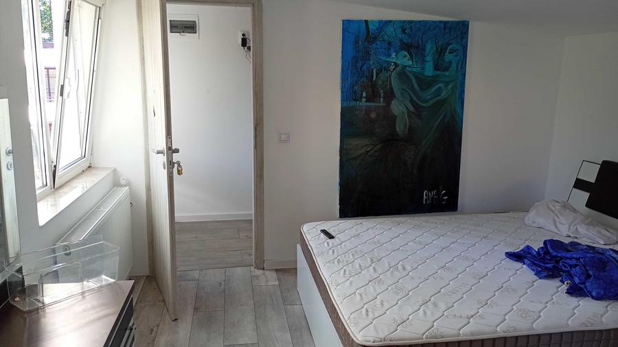 Apartament cu 4 camere decomandat în Central