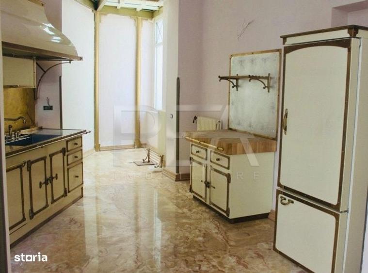 Casă cu 4 camere în Central