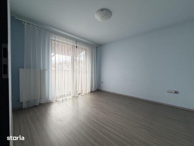 Apartament cu 3 camere în Între Lacuri