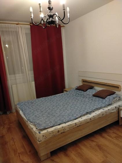 Apartament cu 3 camere semidecomandat în Florești