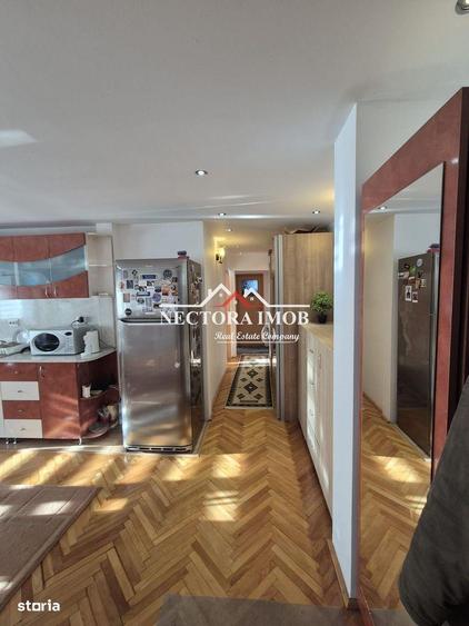Apartament cu 3 camere decomandat în Nufărul