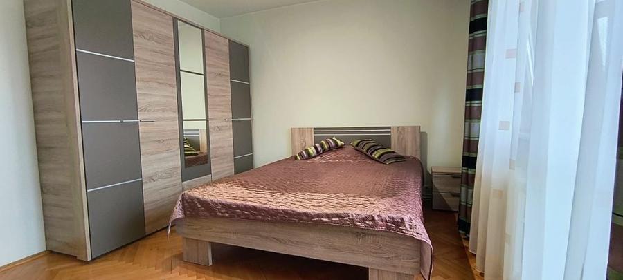 Apartament cu 3 camere decomandat în Terezian