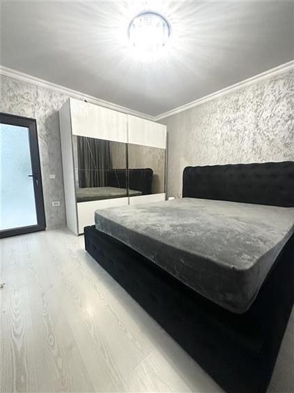Casă individuală cu 10 camere cu Canalizare în Nord