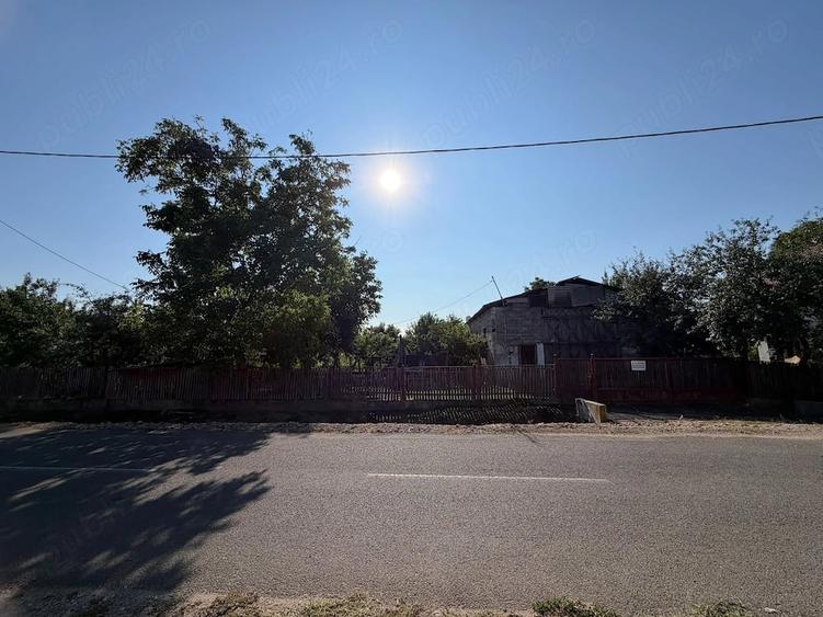Teren de 702 mp, în Medieșu Aurit